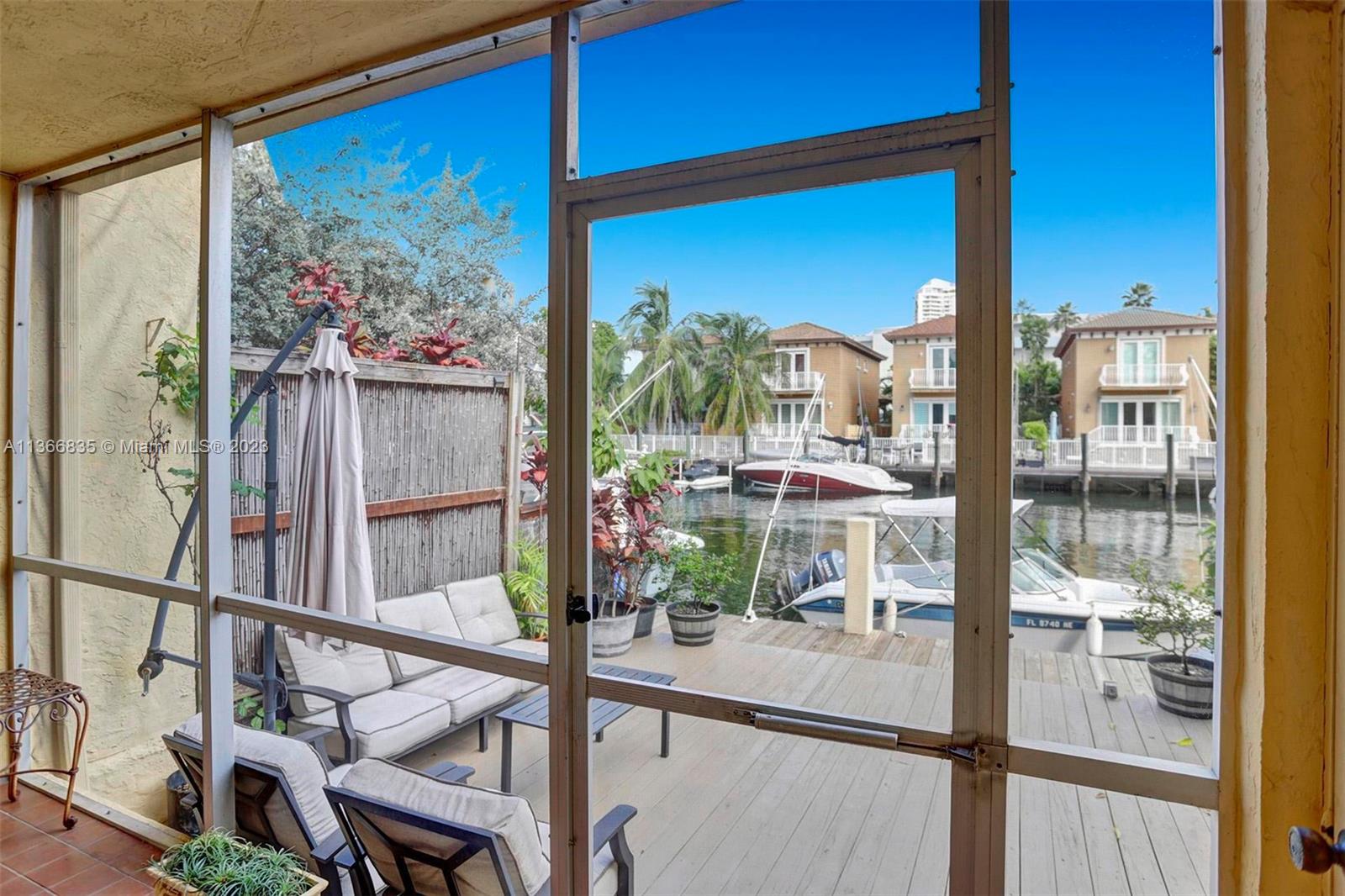 BEACH CLUB VILLAS - Residential