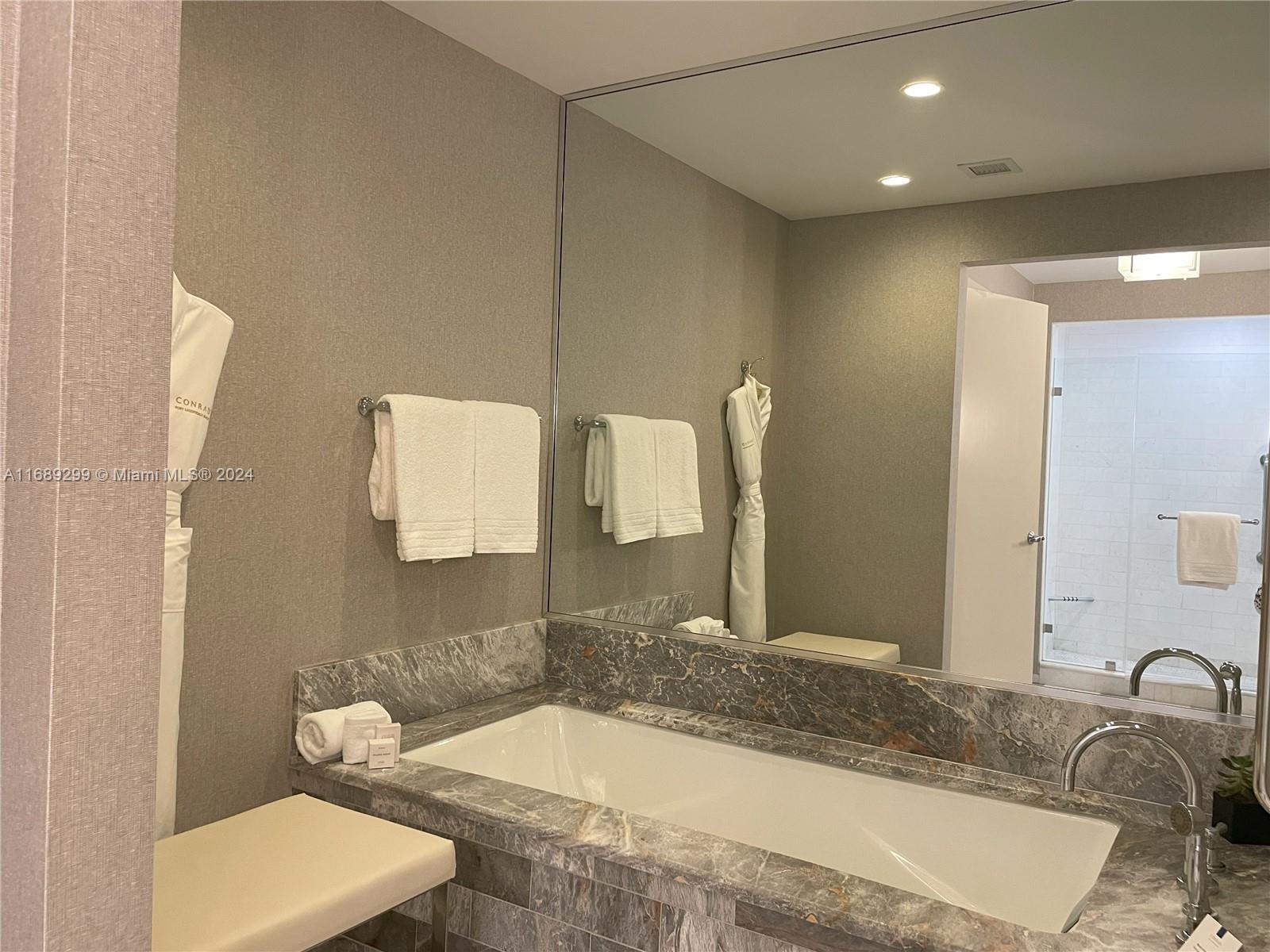 551 FLB CONDOMINIUM HOTEL - Residential