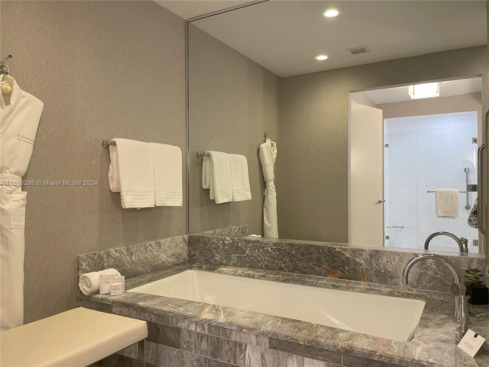551 FLB CONDOMINIUM HOTEL - Residential