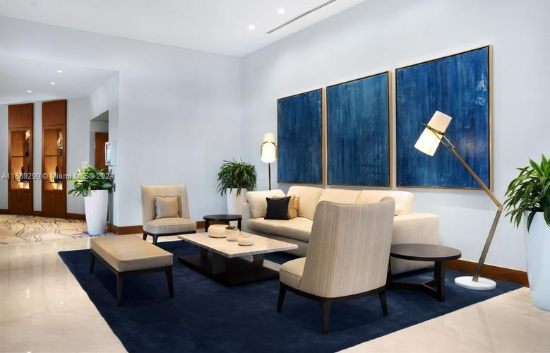 551 FLB CONDOMINIUM HOTEL - Residential