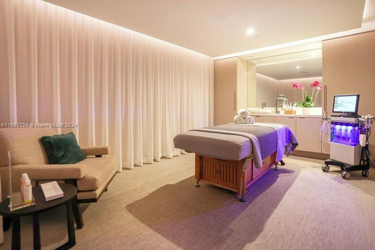 551 FLB CONDOMINIUM HOTEL - Residential