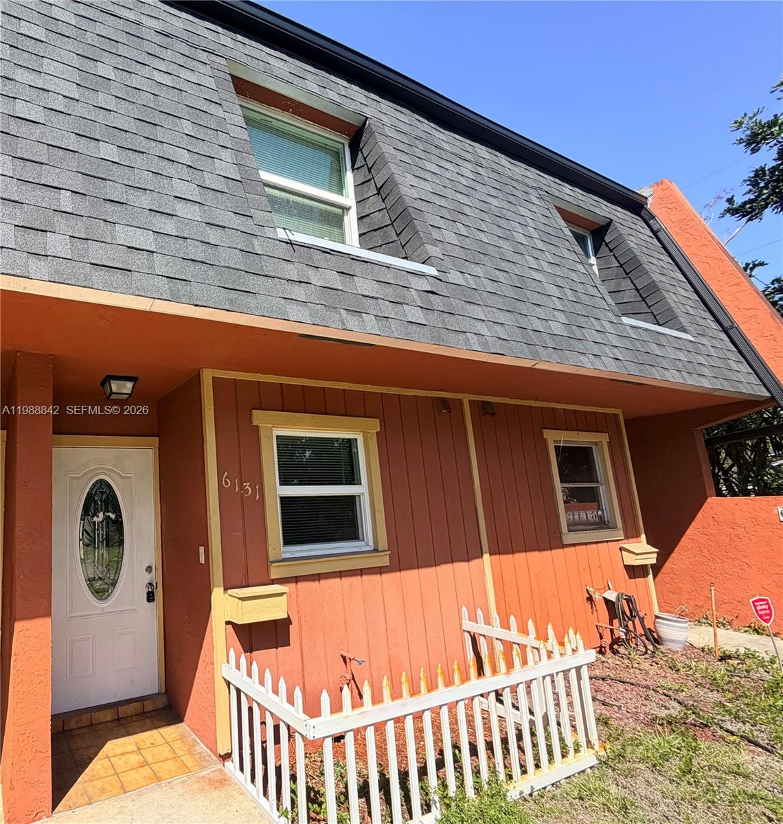 DAVIE HEIGHTS EXTENSION - Residential Lease