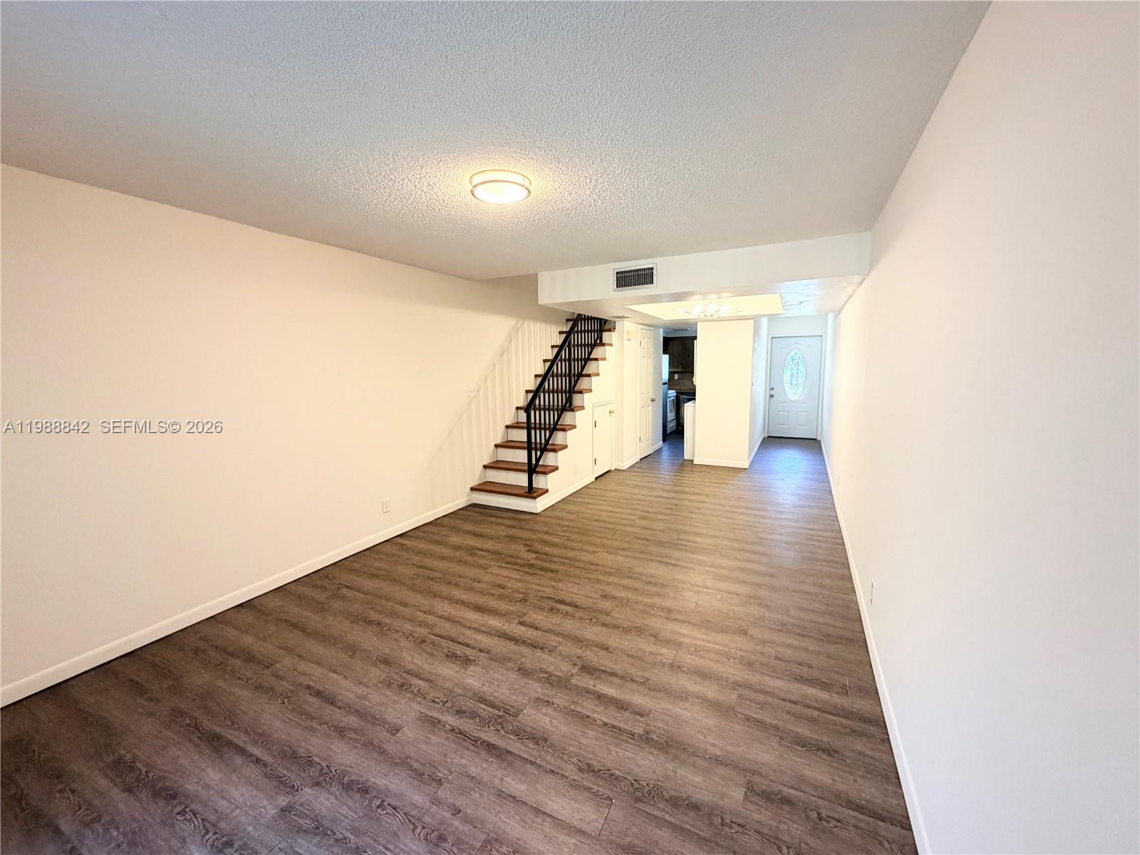 DAVIE HEIGHTS EXTENSION - Residential Lease