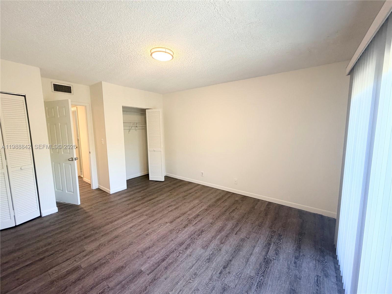 DAVIE HEIGHTS EXTENSION - Residential Lease