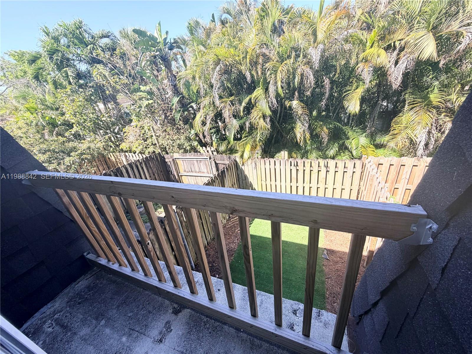 DAVIE HEIGHTS EXTENSION - Residential Lease