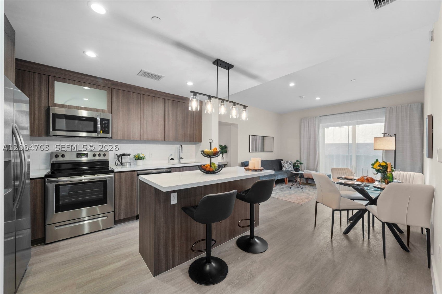 1938 Jackson St 306