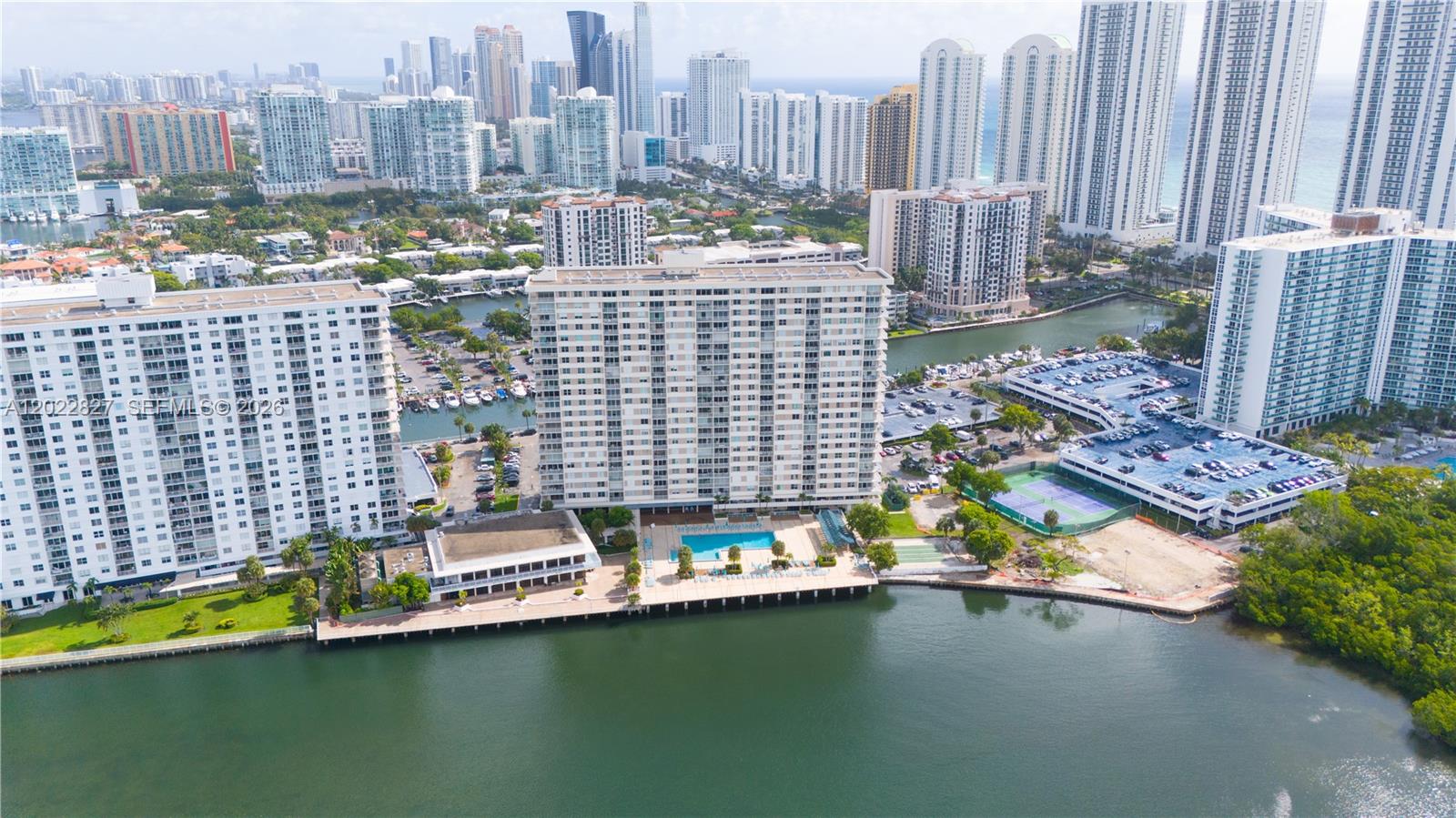 ARLEN HOUSE CONDO - Residential