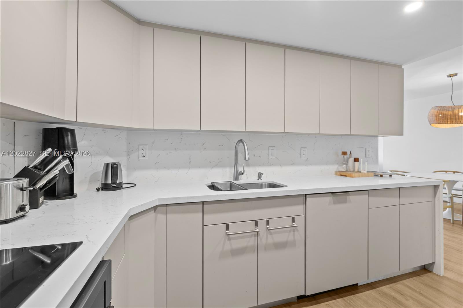 ARLEN HOUSE CONDO - Residential