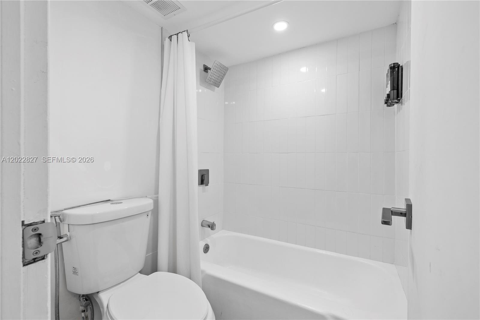 ARLEN HOUSE CONDO - Residential