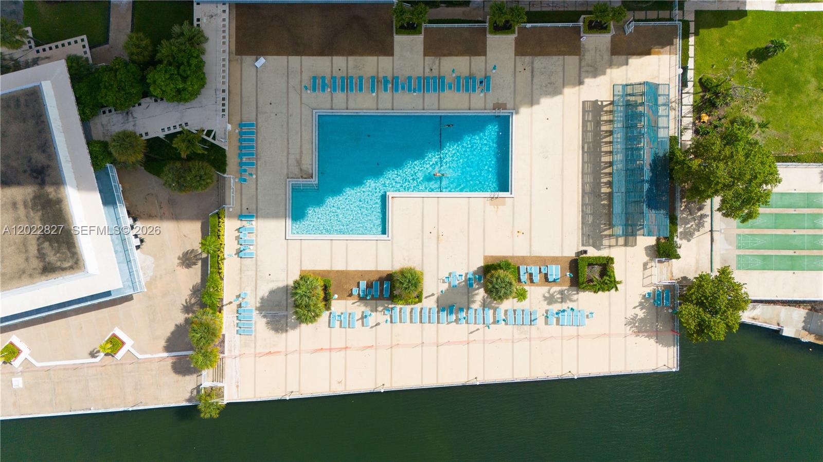 ARLEN HOUSE CONDO - Residential