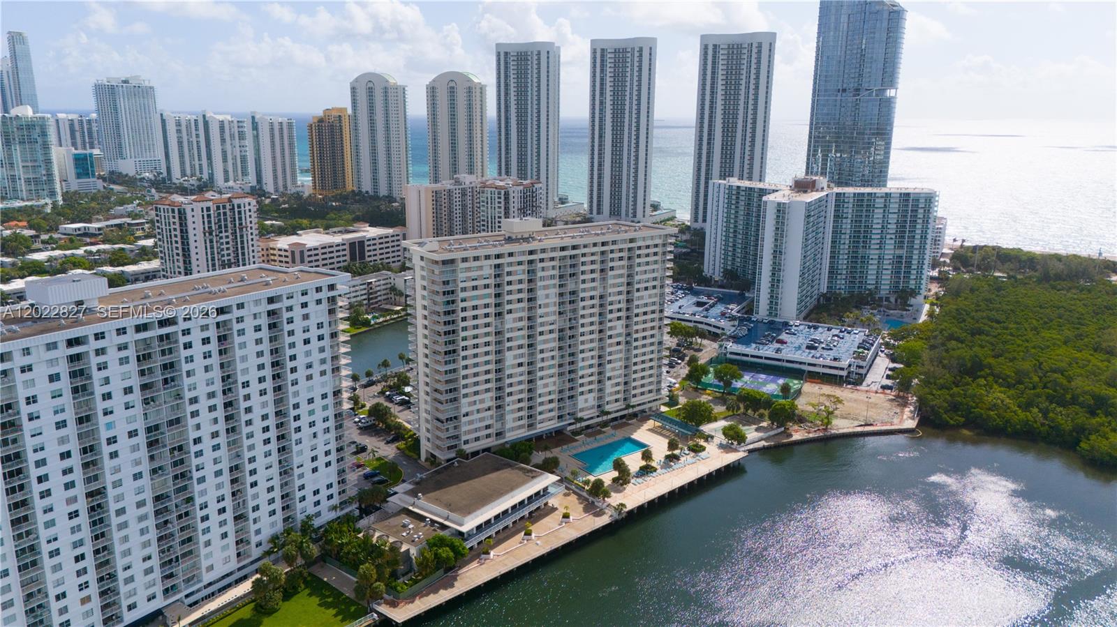 ARLEN HOUSE CONDO - Residential