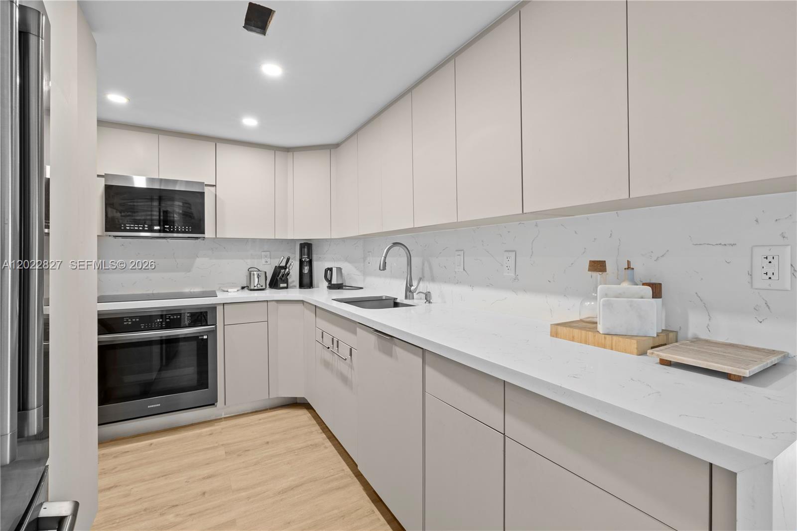 ARLEN HOUSE CONDO - Residential