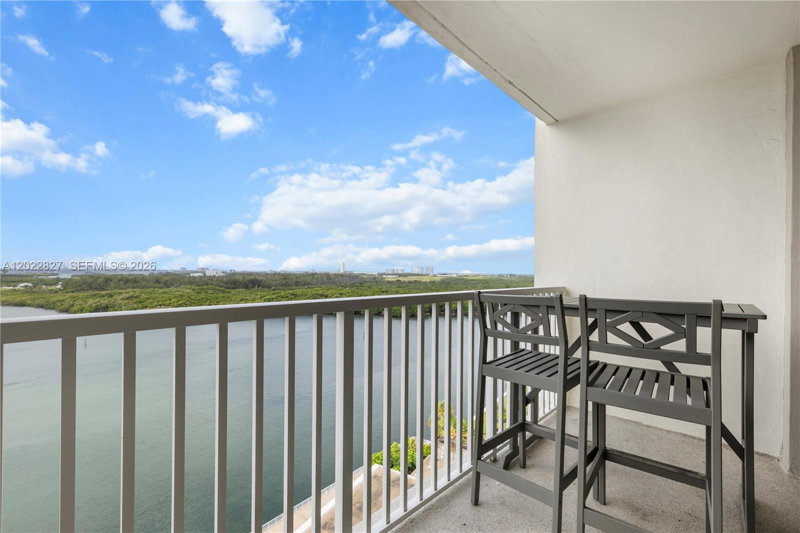 ARLEN HOUSE CONDO - Residential