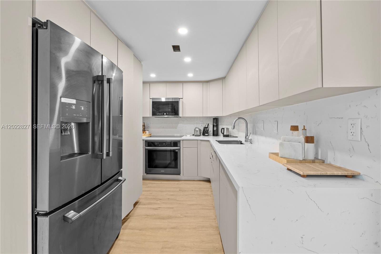 ARLEN HOUSE CONDO - Residential