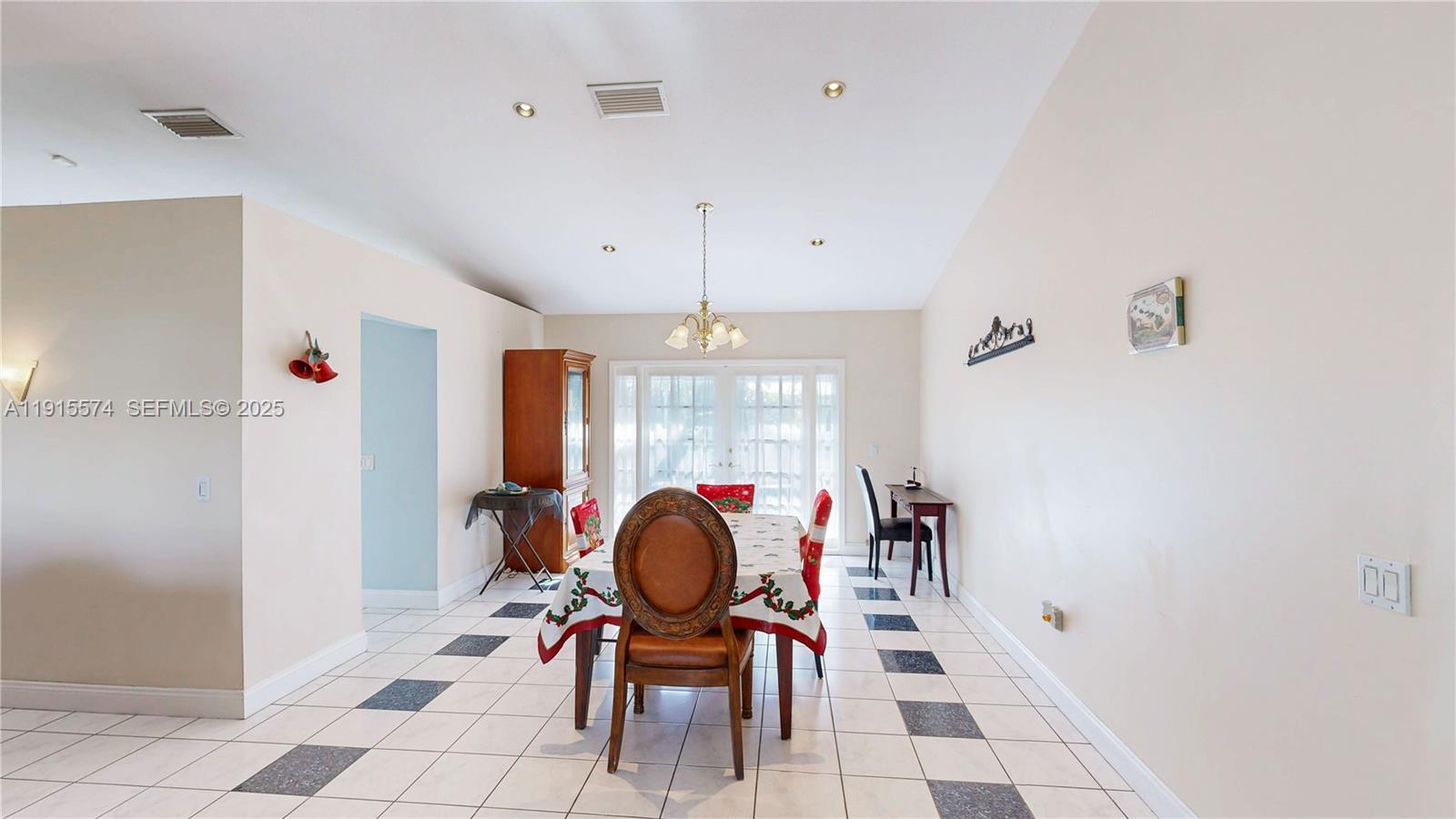 THE CEDARS ESTATES - Residential