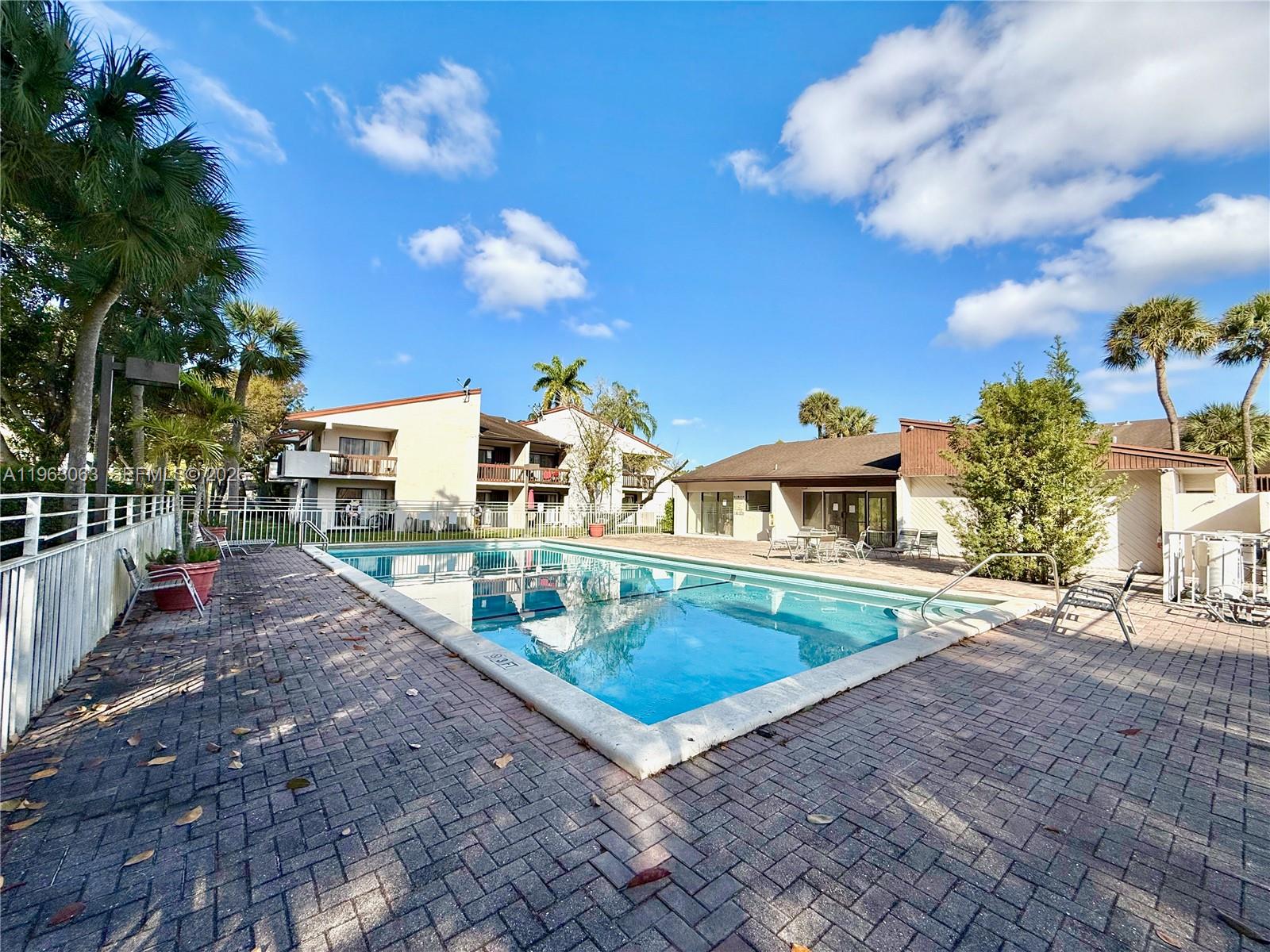 VILLAS OF AMBERWOOD CONDO - Residential