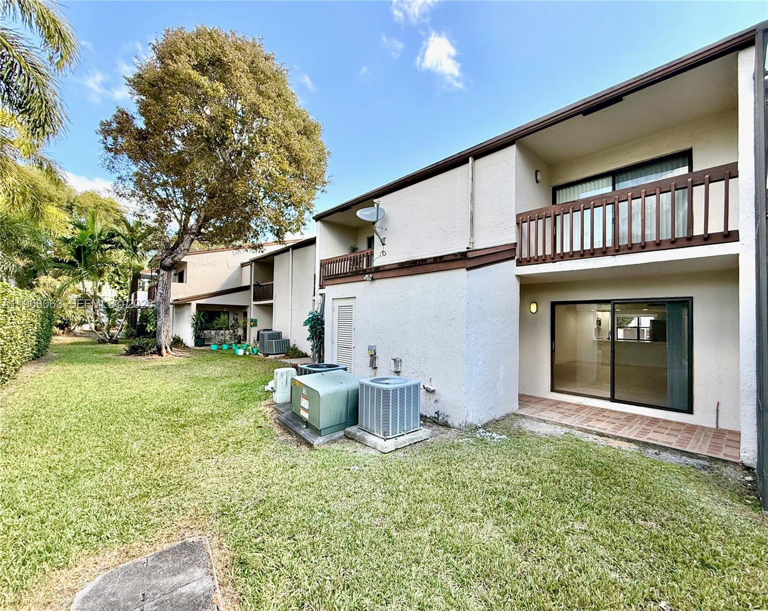 VILLAS OF AMBERWOOD CONDO - Residential