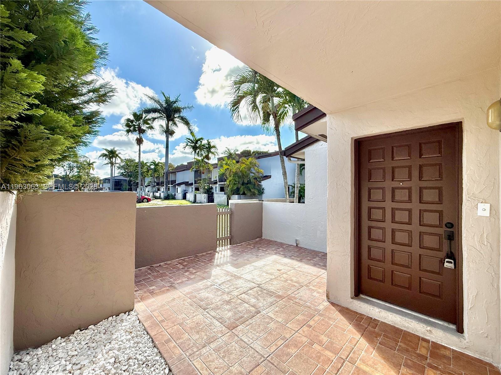 VILLAS OF AMBERWOOD CONDO - Residential