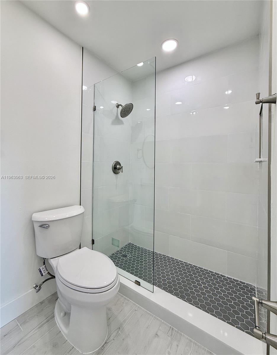 VILLAS OF AMBERWOOD CONDO - Residential