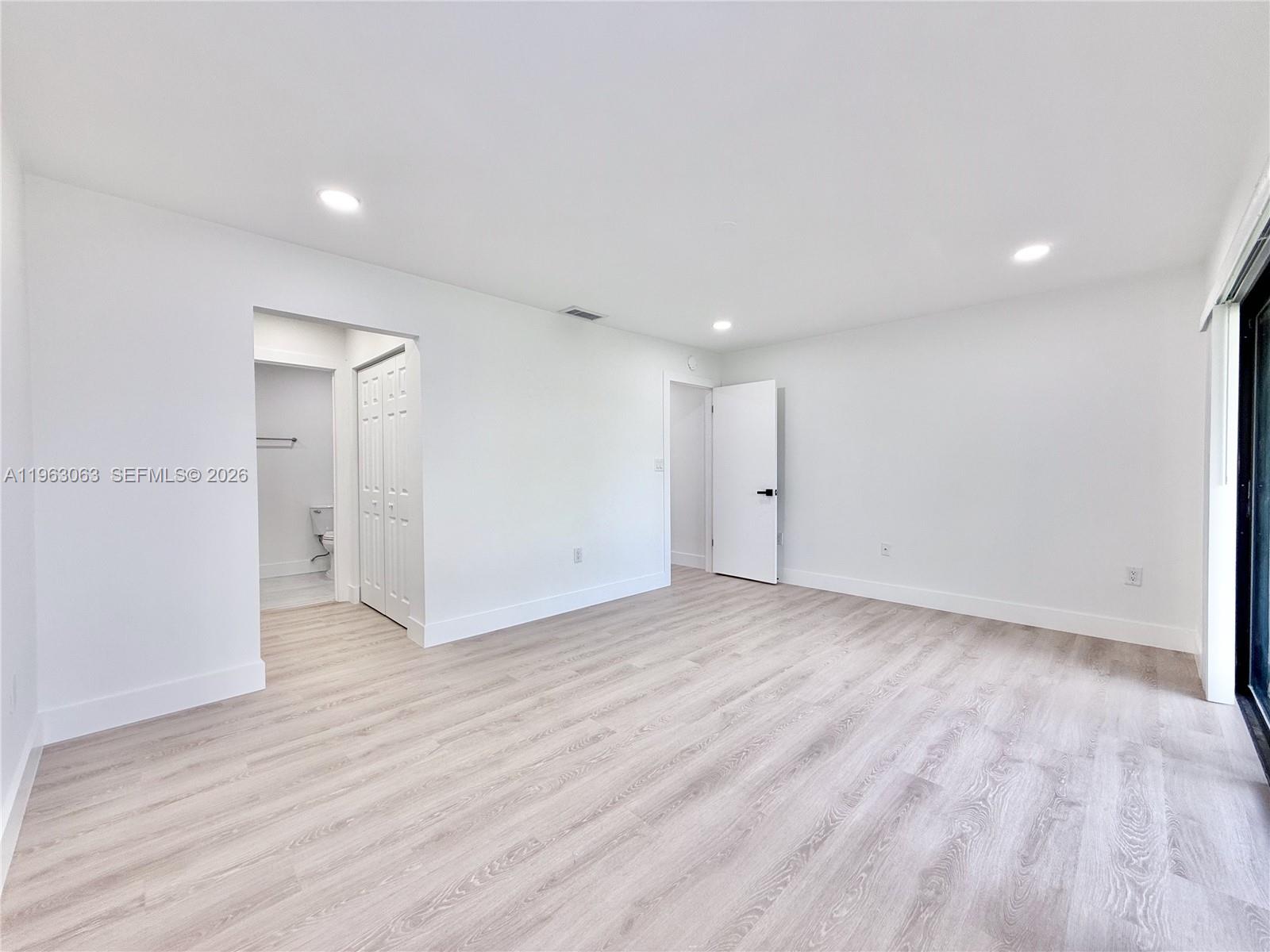 VILLAS OF AMBERWOOD CONDO - Residential