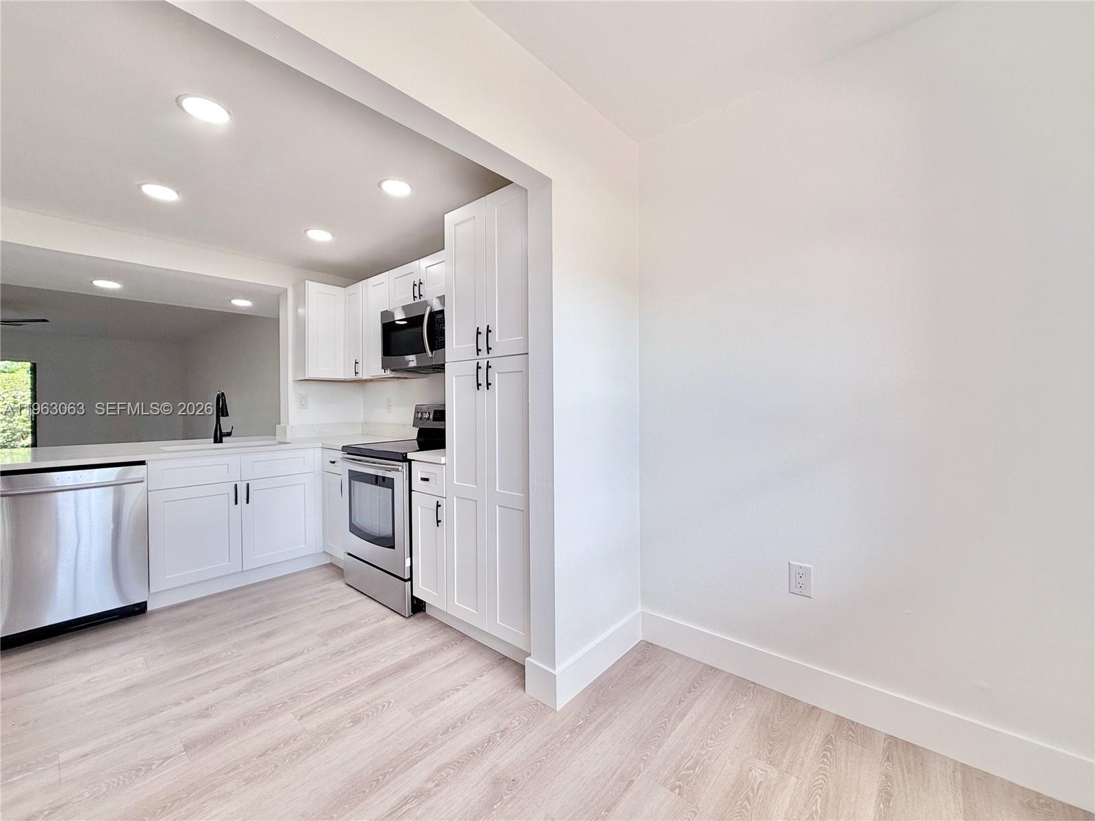 VILLAS OF AMBERWOOD CONDO - Residential