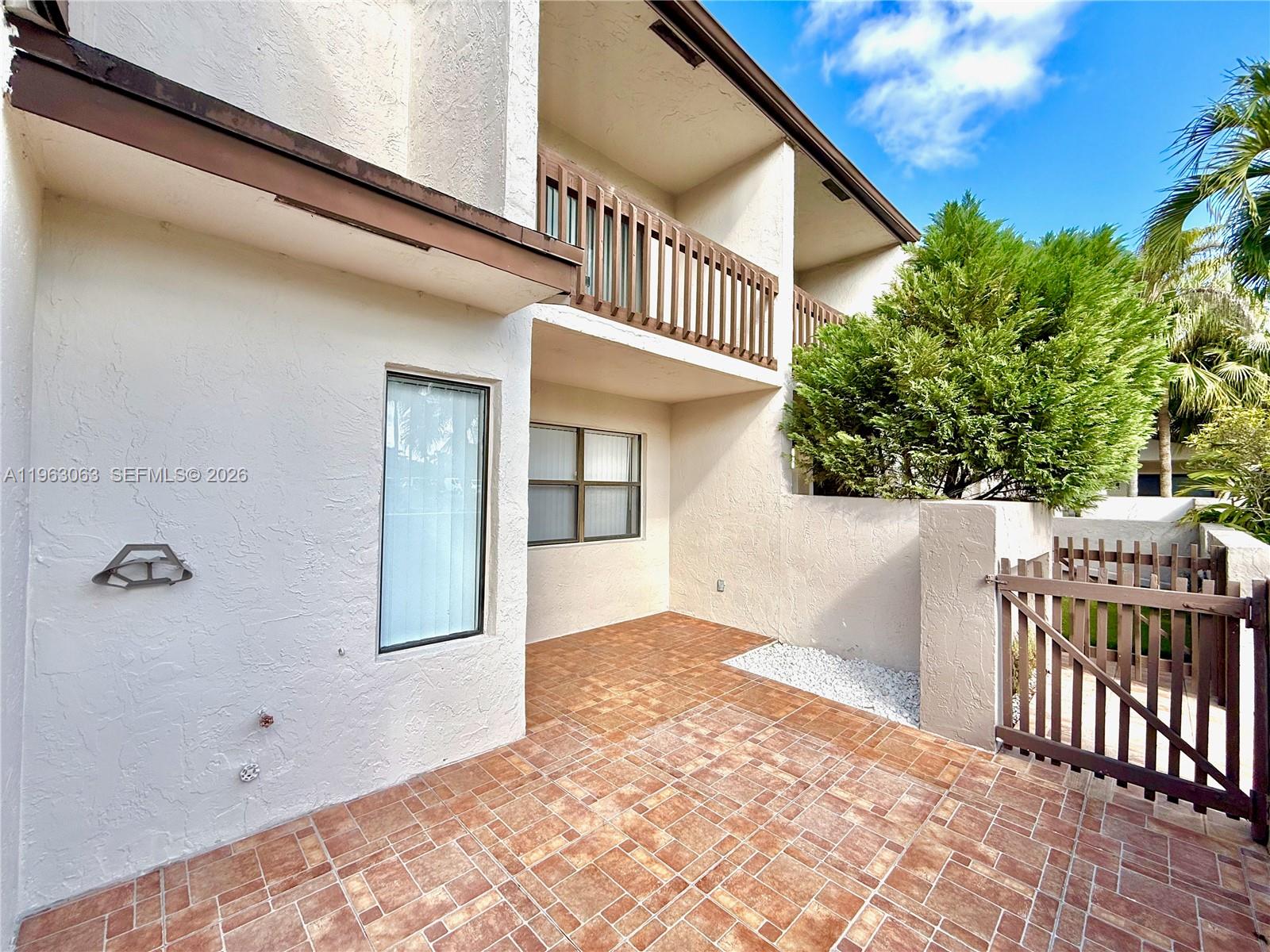 VILLAS OF AMBERWOOD CONDO - Residential