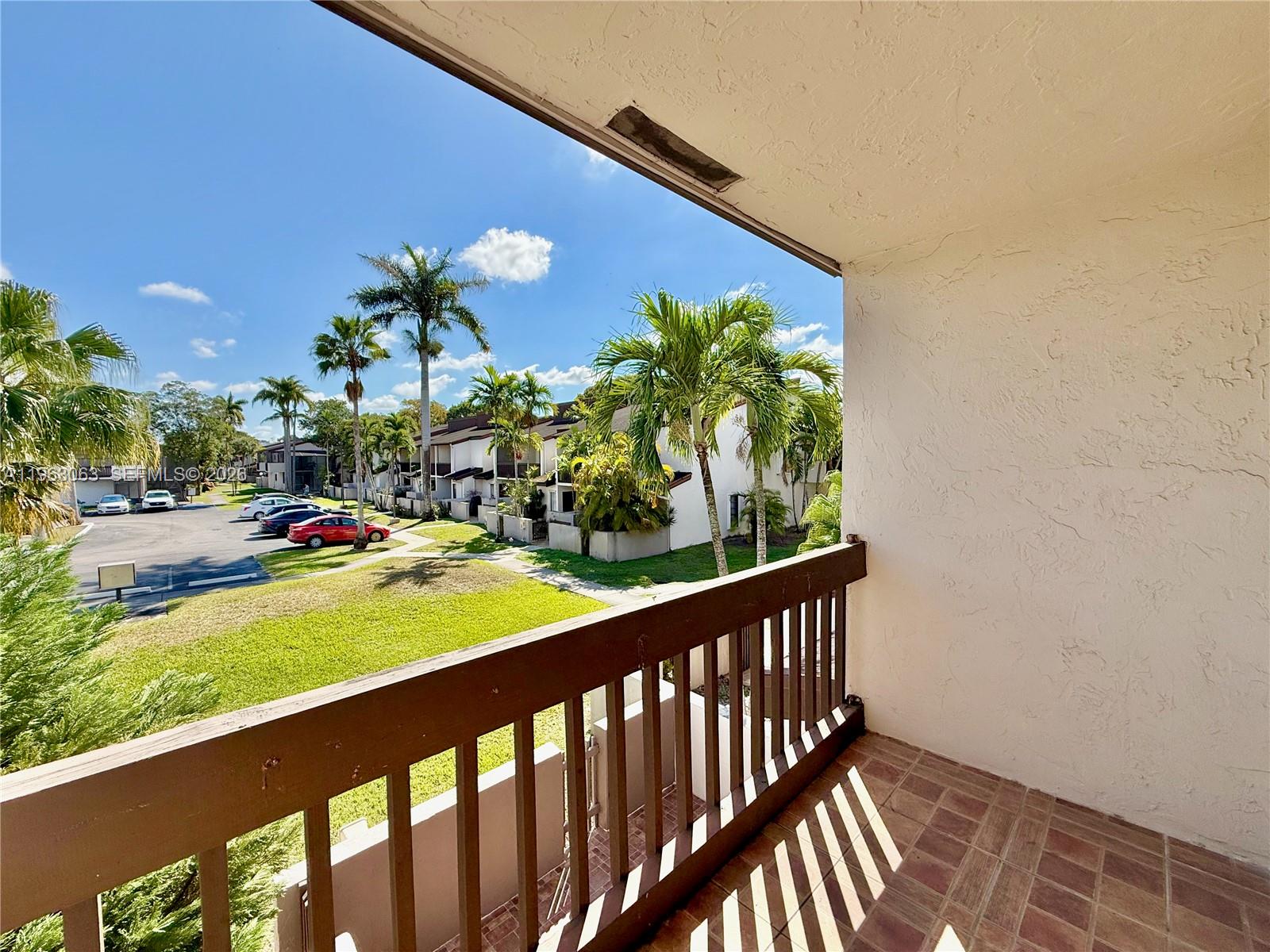 VILLAS OF AMBERWOOD CONDO - Residential