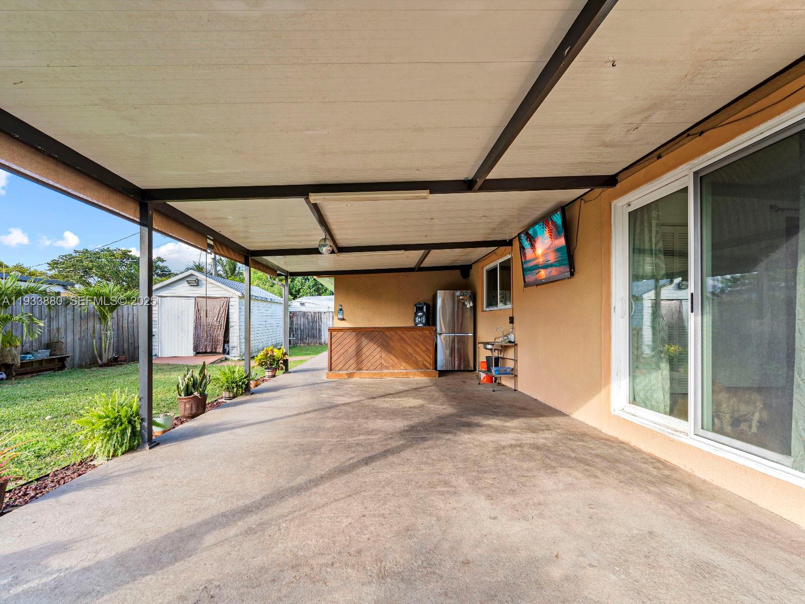 LAUREL MANOR - Residential