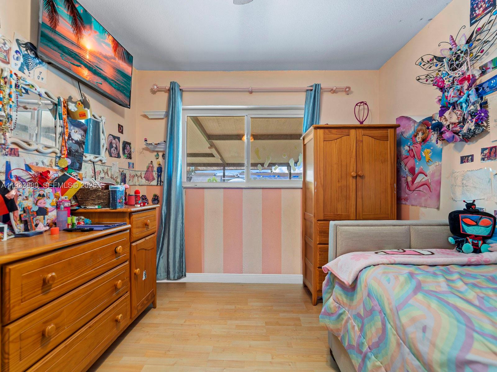 LAUREL MANOR - Residential