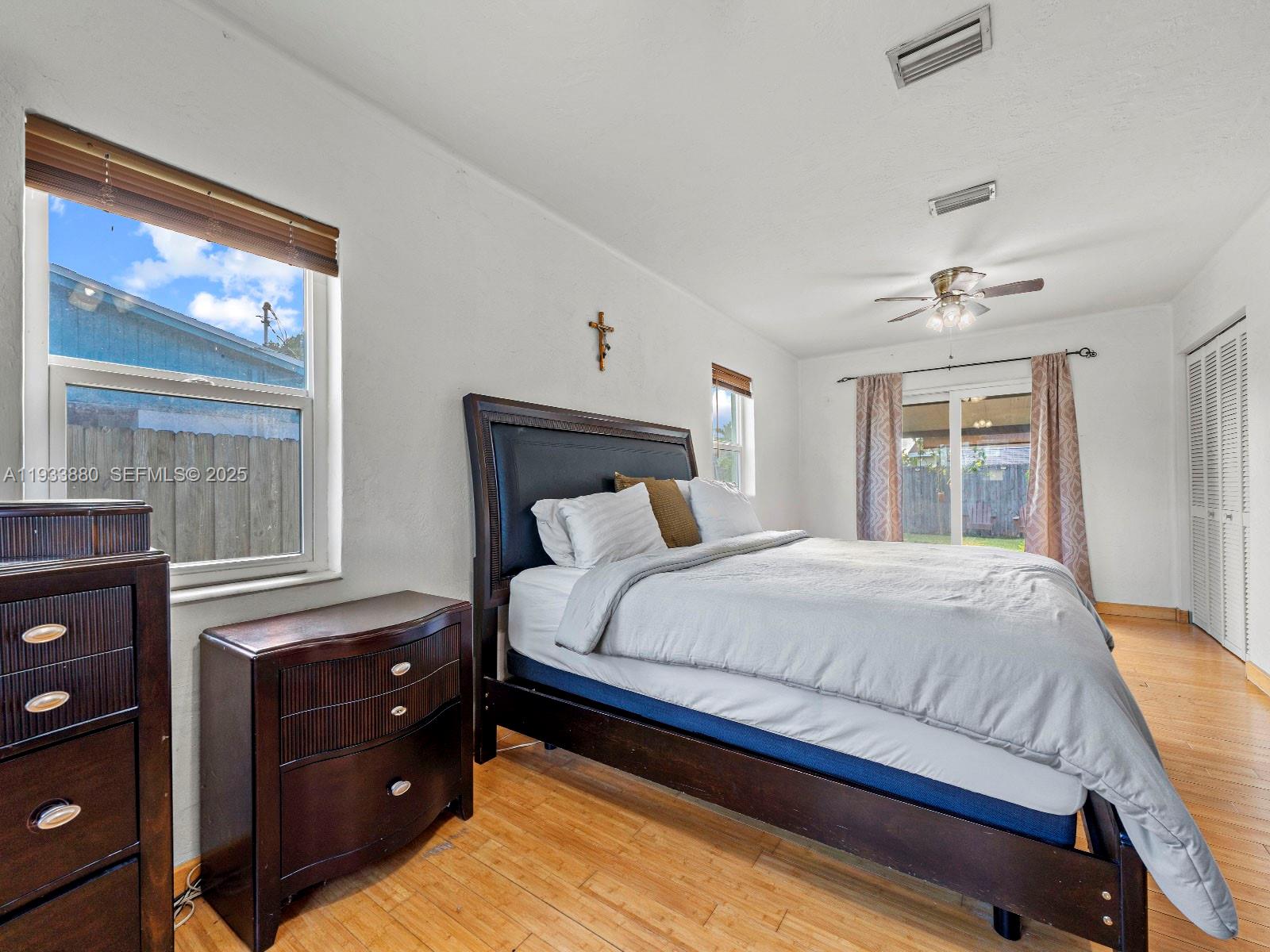 LAUREL MANOR - Residential