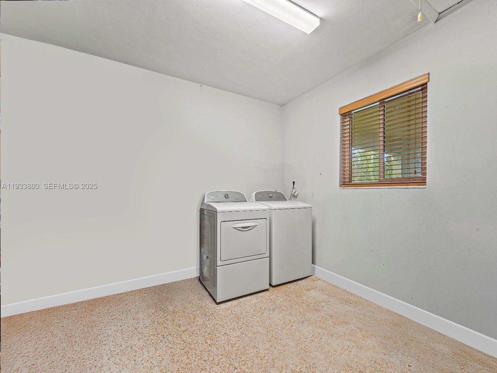 LAUREL MANOR - Residential