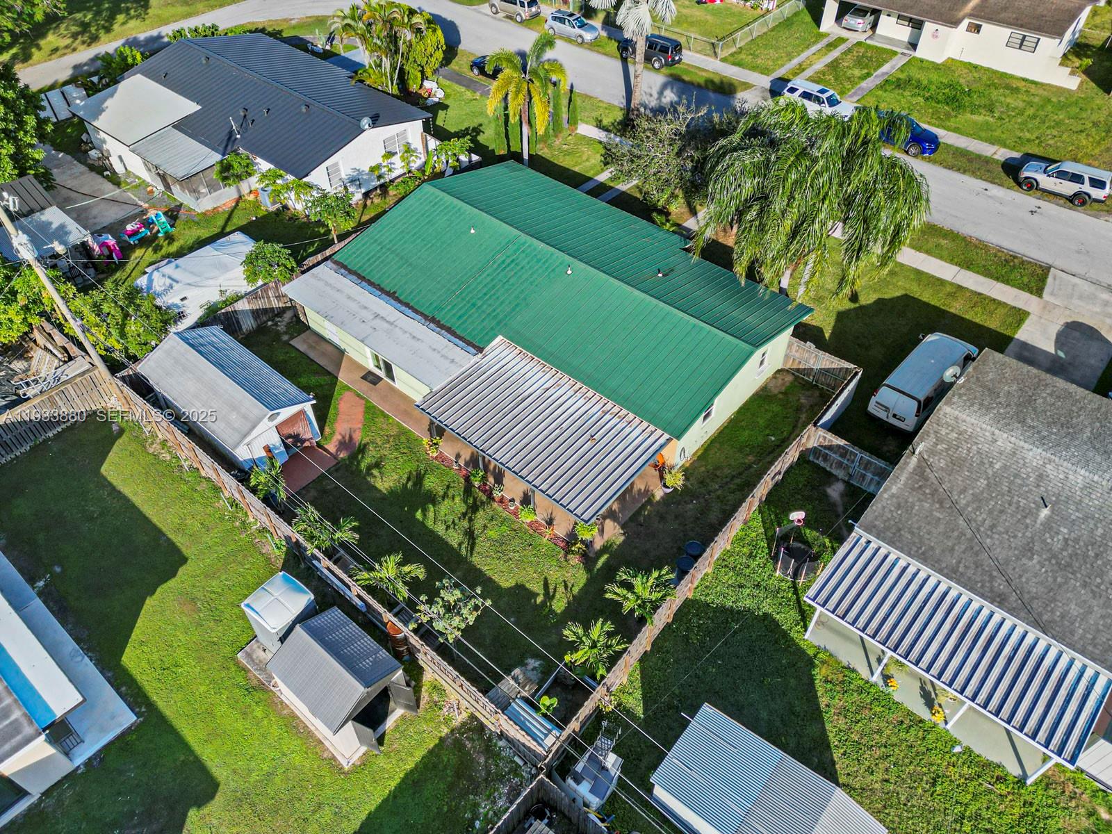 LAUREL MANOR - Residential