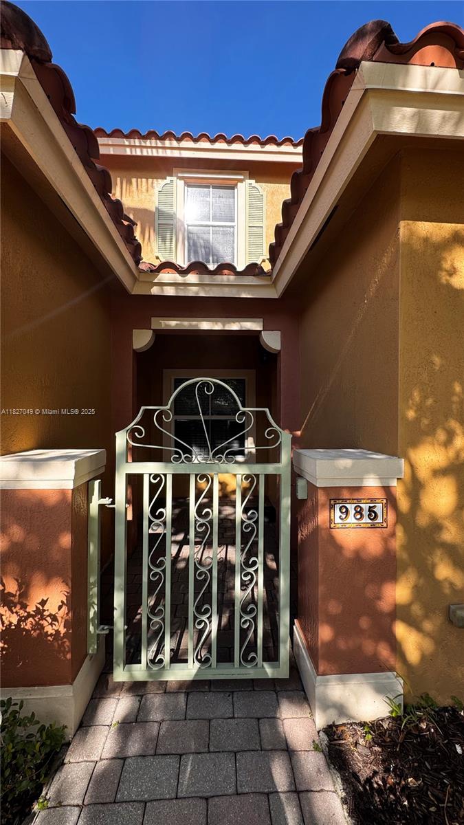 Fantastic townhouse with stunning lake views. The property features immaculate ceramic flooring throughout and elegant wood floors on the staircase. Modern details such as stylish lighting fixtures, granite countertops, and stainless steel appliances. The community offers a pool and is located near excellent schools.