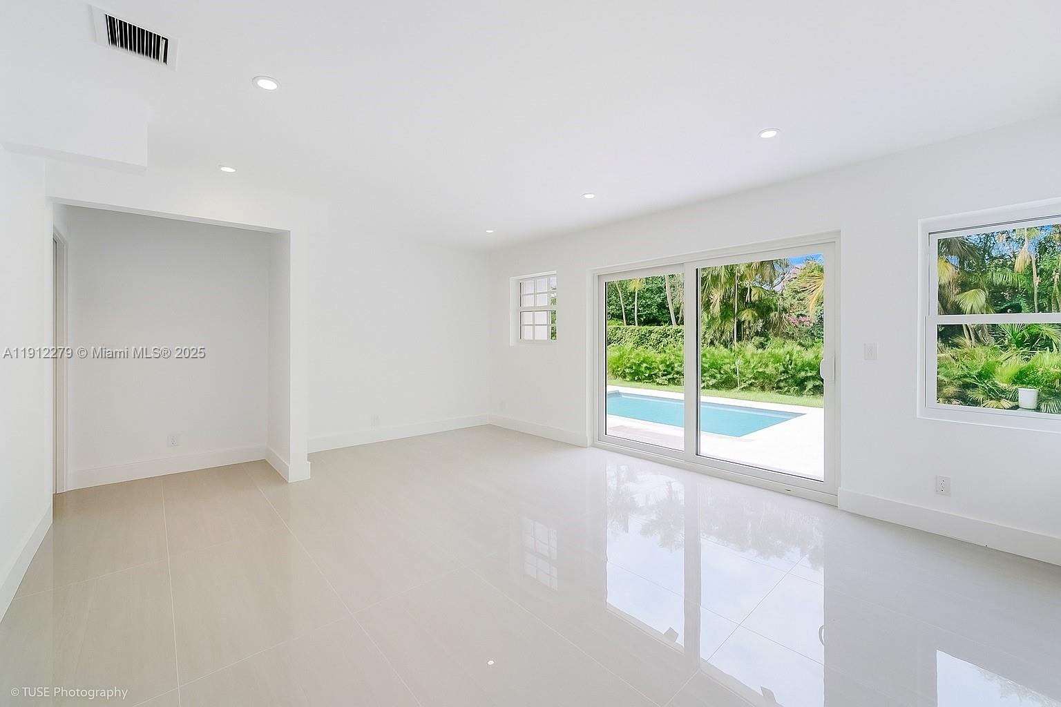 PL OF BISCAYNE RIDGE - Residential