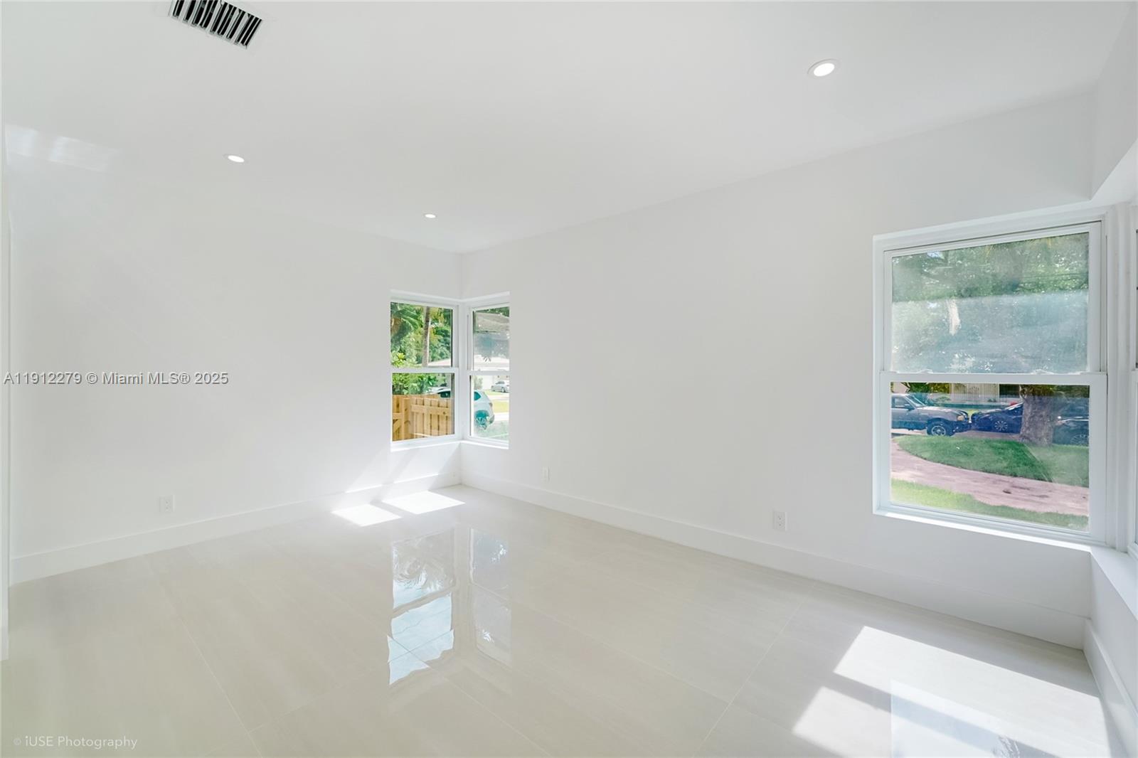 PL OF BISCAYNE RIDGE - Residential