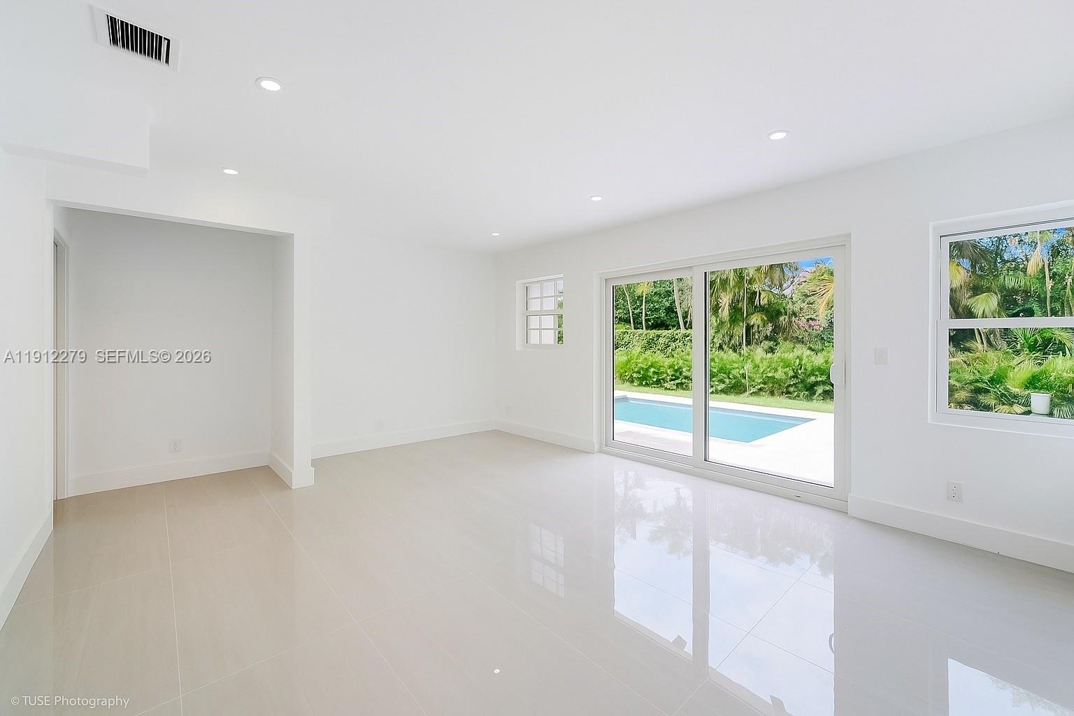 PL OF BISCAYNE RIDGE - Residential