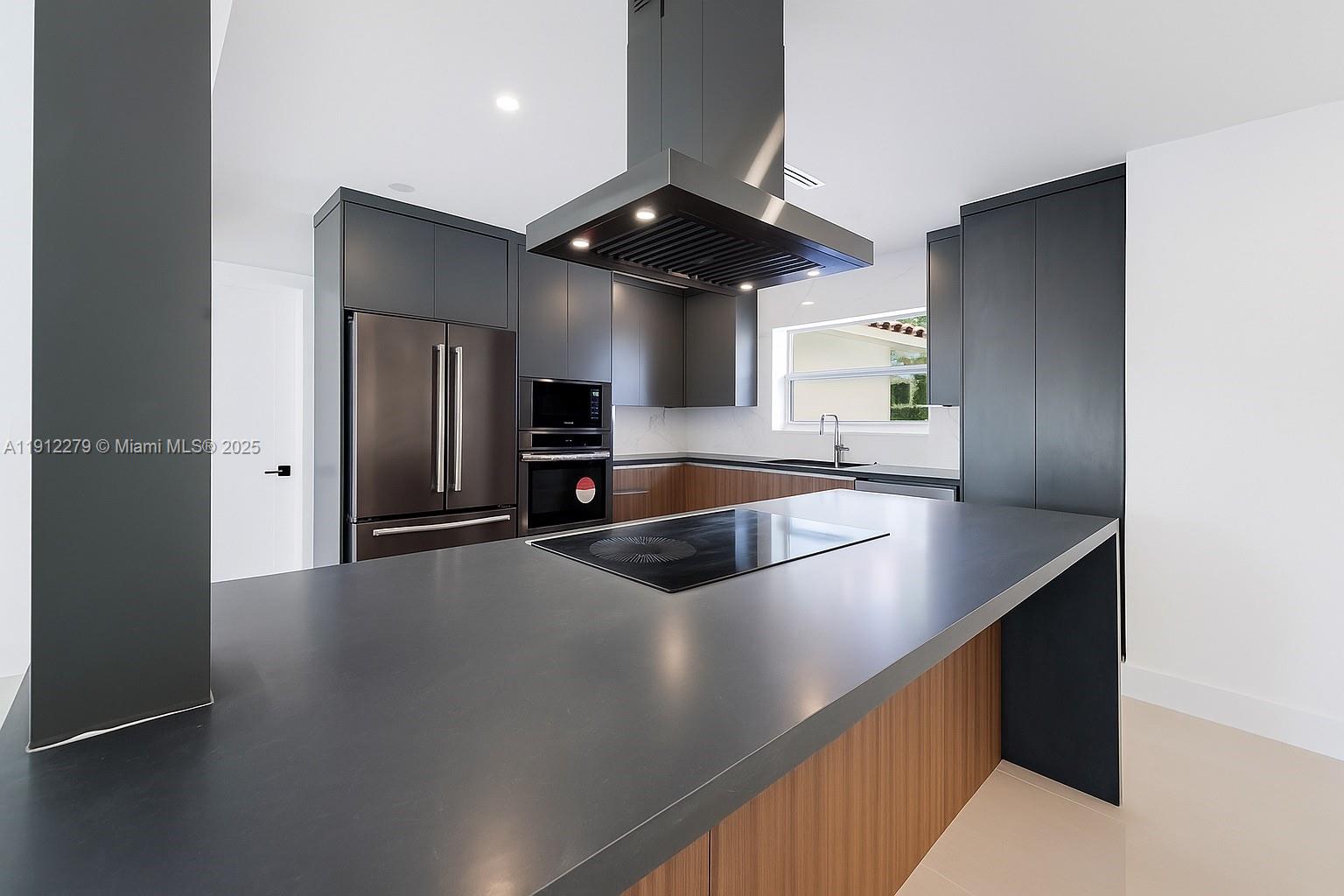 PL OF BISCAYNE RIDGE - Residential