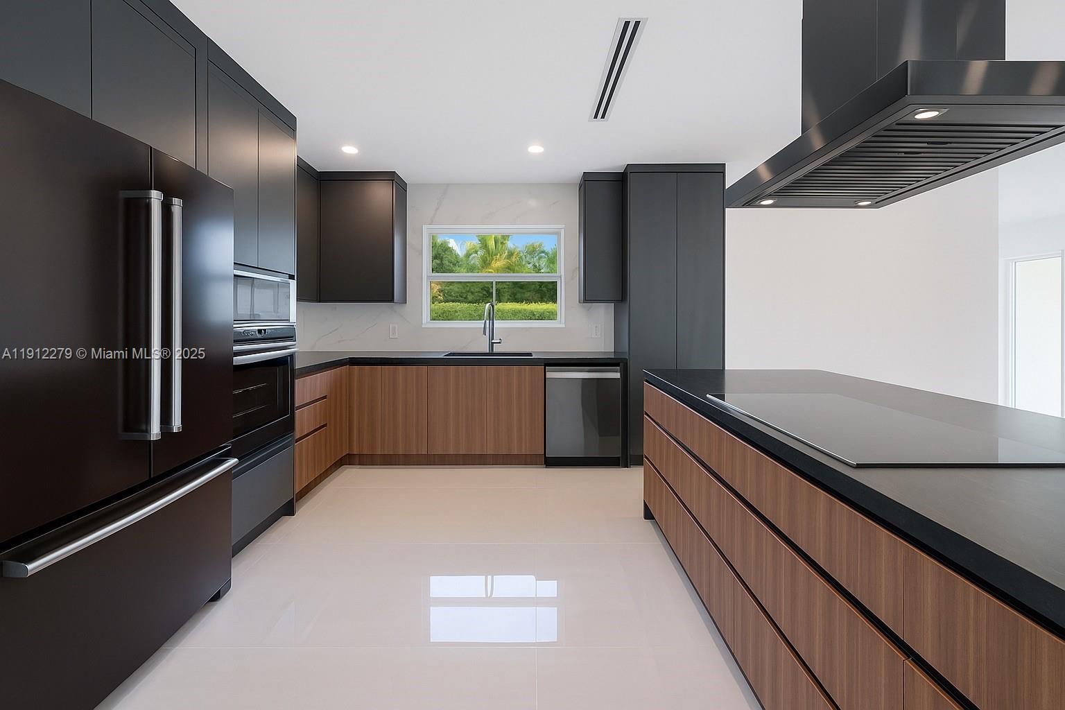 PL OF BISCAYNE RIDGE - Residential