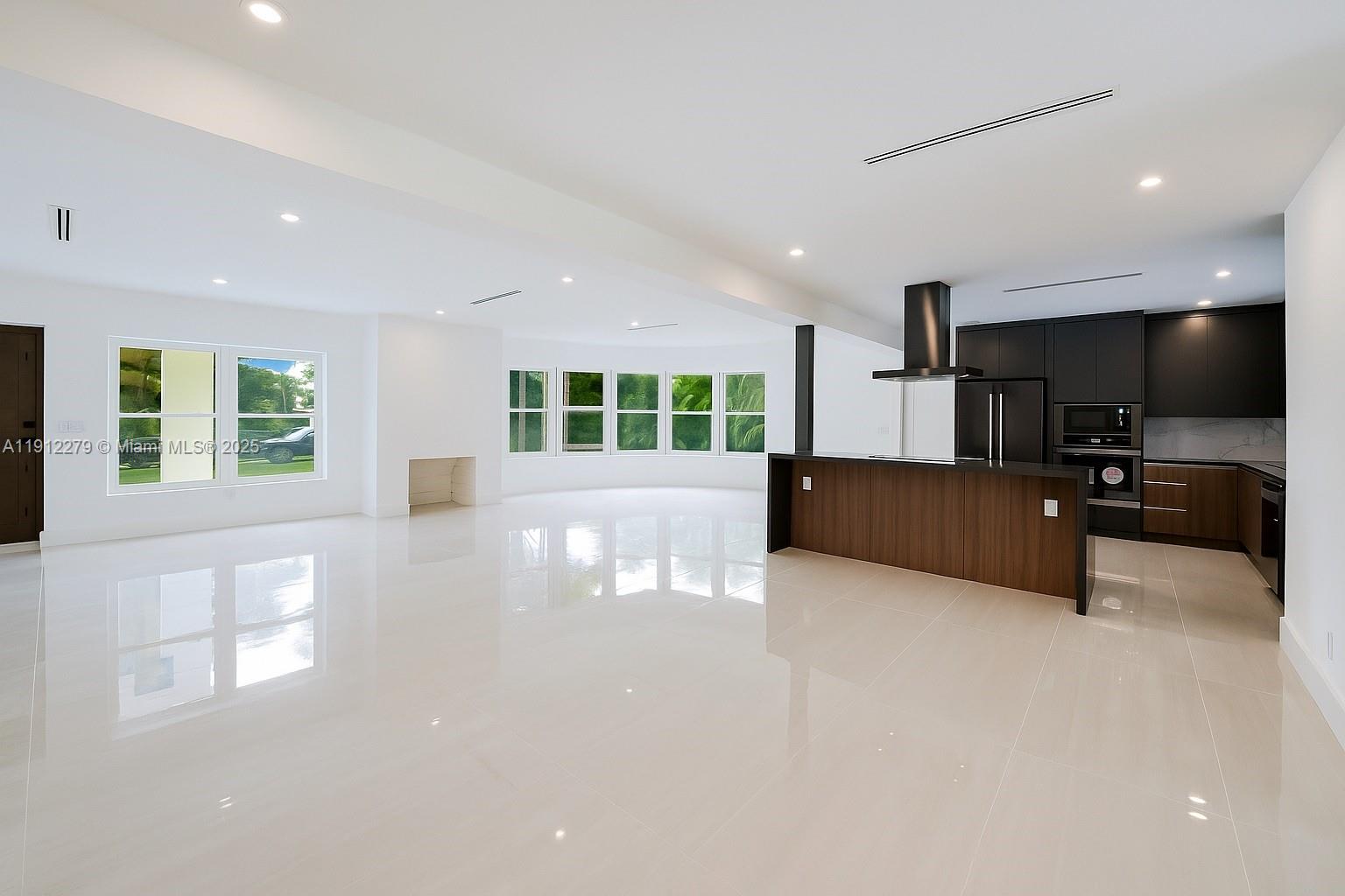 PL OF BISCAYNE RIDGE - Residential