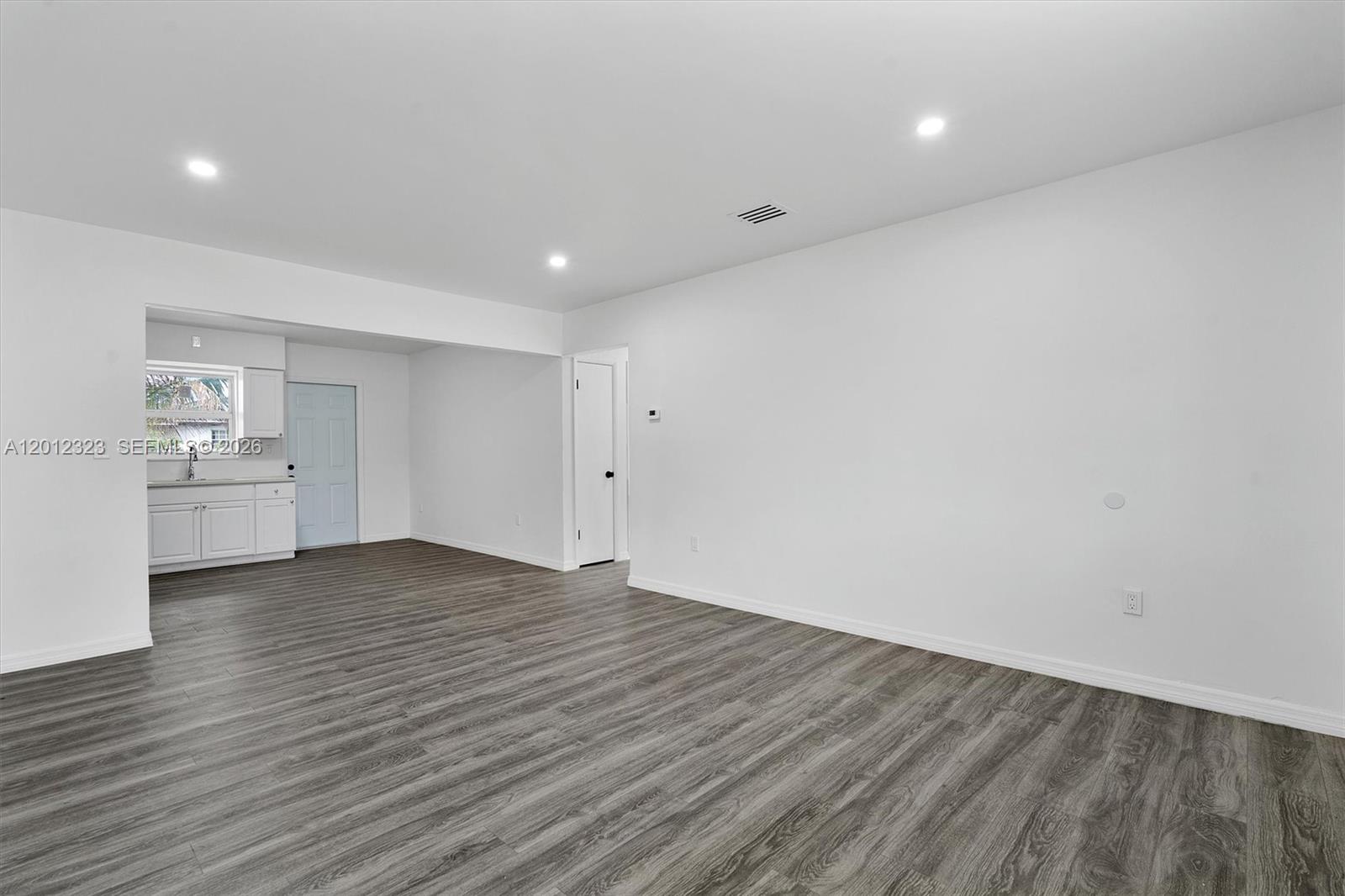 5TH ADDN TO LAWNDALE - Residential Lease