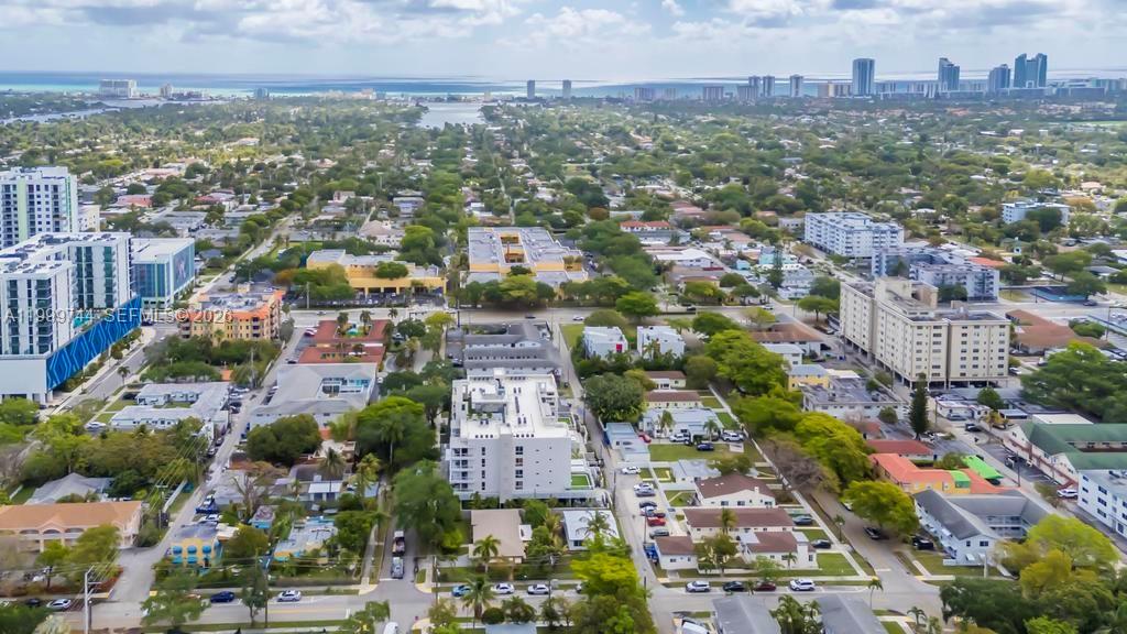 HOLLYWOOD - Residential Lease