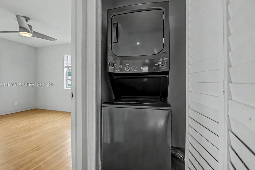 HOLLYWOOD - Residential Lease