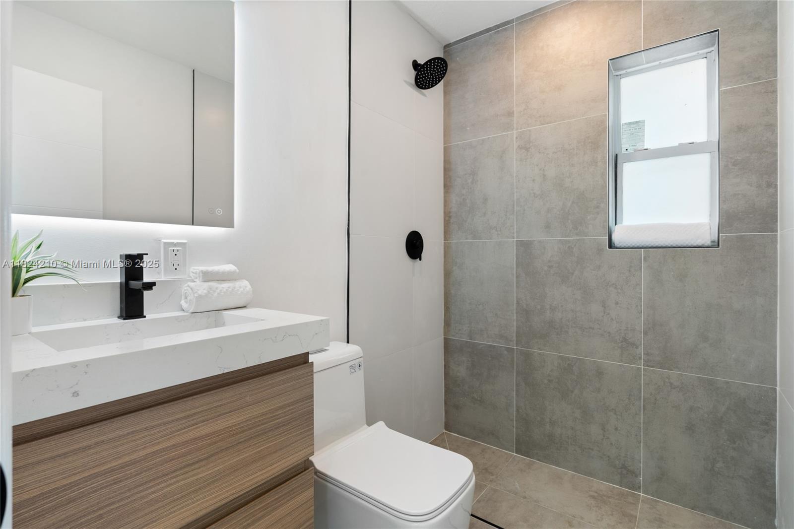 S/D OF 17-46-43, N 1/2 OF - Residential Lease