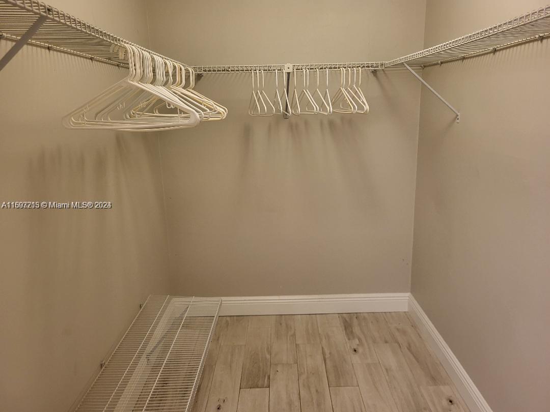GOLDEN LAKES VILLAGE COND - Residential Lease