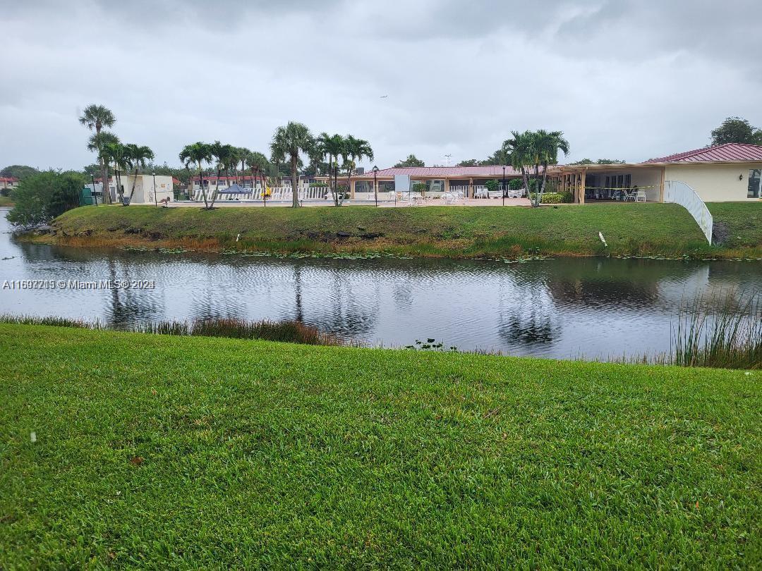 GOLDEN LAKES VILLAGE COND - Residential Lease