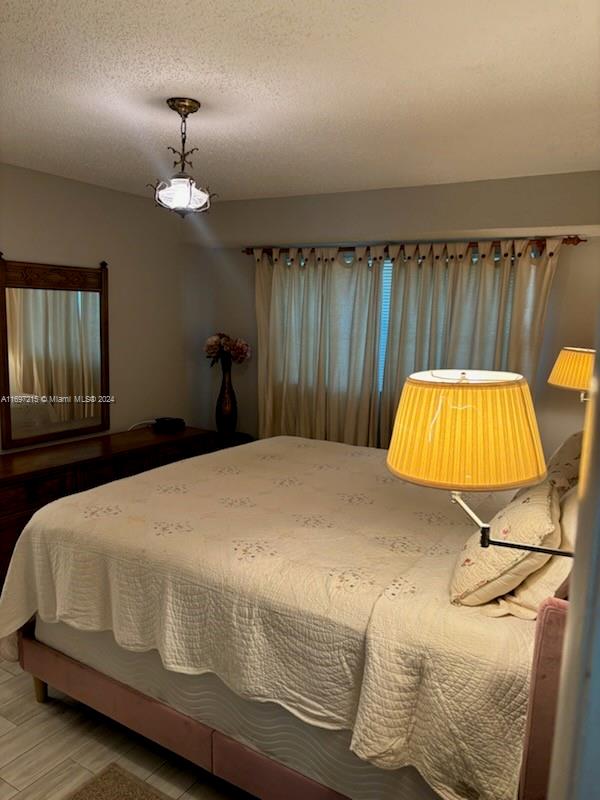 GOLDEN LAKES VILLAGE COND - Residential Lease