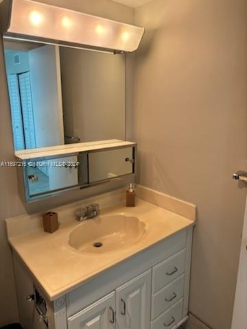 GOLDEN LAKES VILLAGE COND - Residential Lease