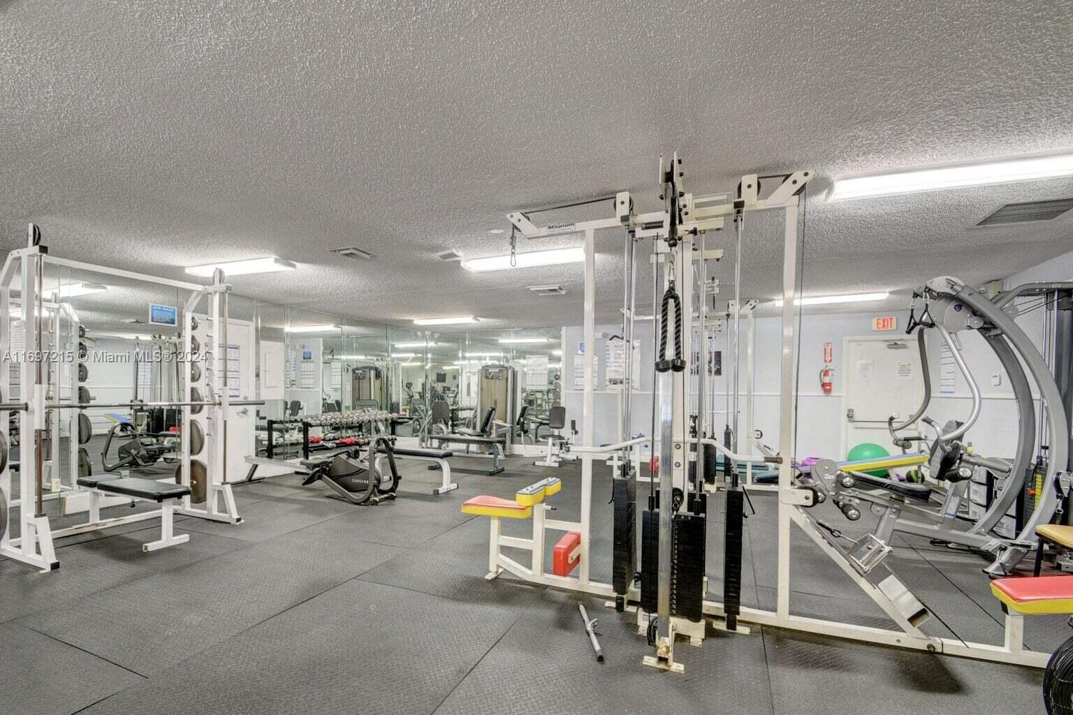 GOLDEN LAKES VILLAGE COND - Residential Lease