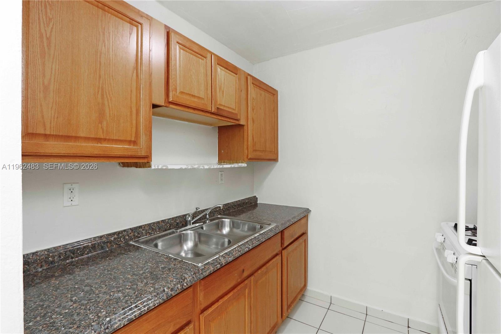 ROYAL PALM GARDENS CONDO - Residential
