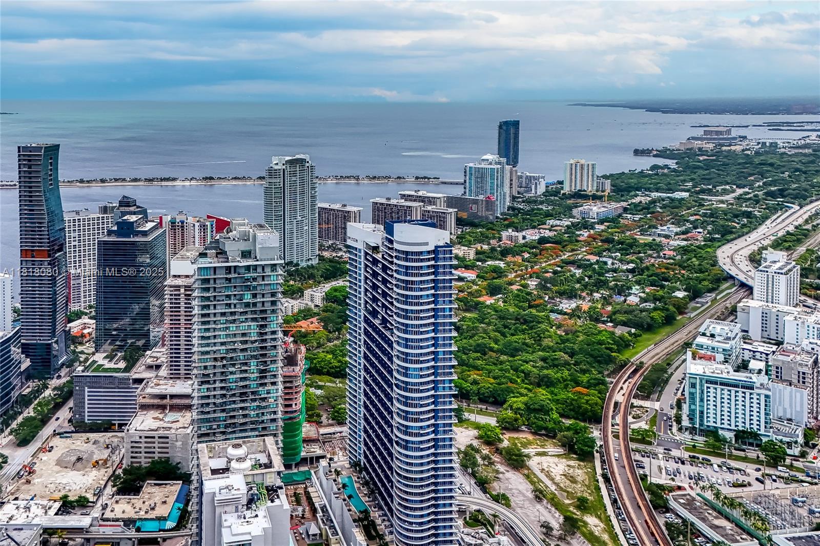 801 SMA RESIDENCES CONDO - Residential